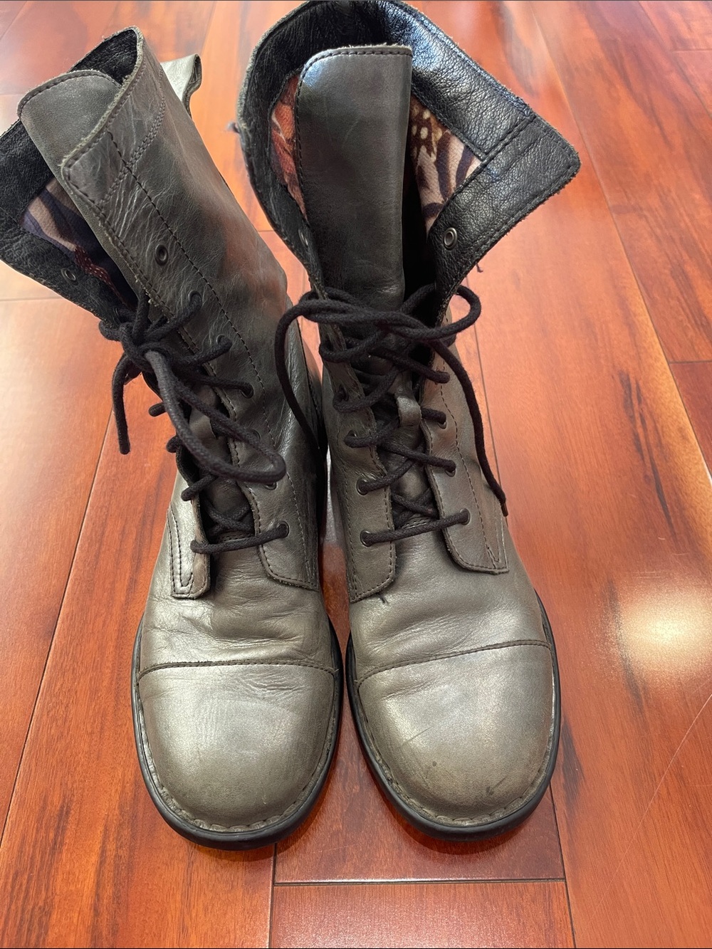 Born Silver Gray Lace-Up Leather Combat Boots - Women size 9/40 - Picture 3 of 9